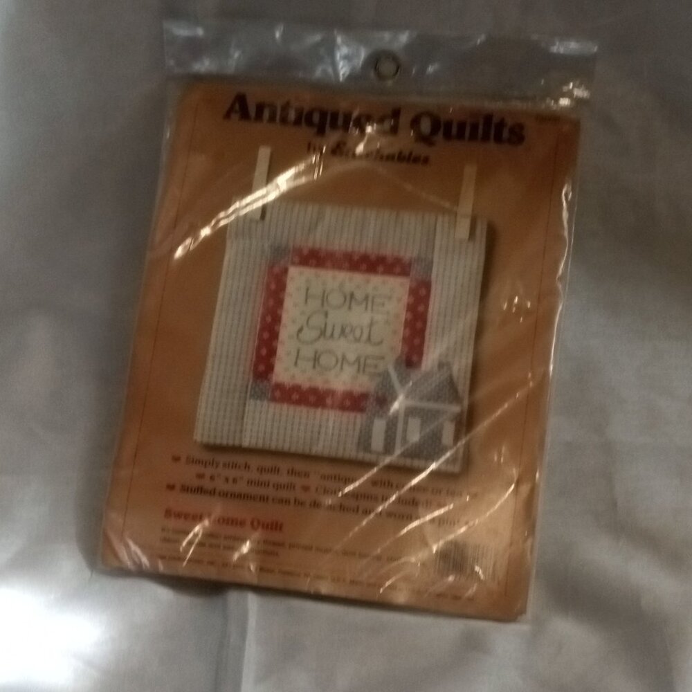 Antiqued Quilts by Stitchables the words Home Sweet Home pattern new/unopened